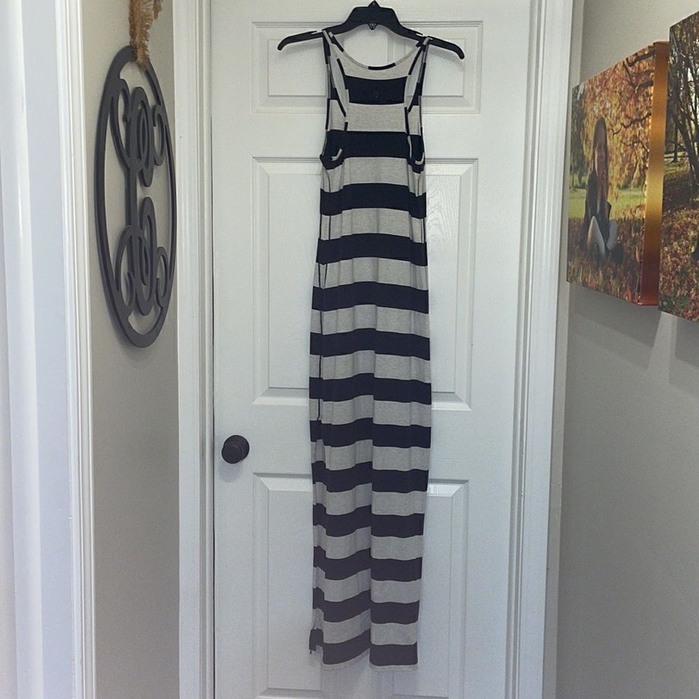 Lululemon Refresh Maxi Dress Black / White - Picture 5 of 10